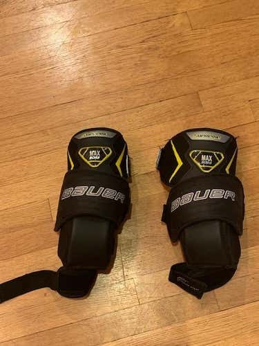 Bauer Goalie Supreme Knee Guard Jr