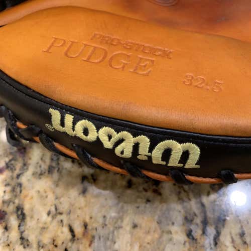 A2000 Baseball Glove