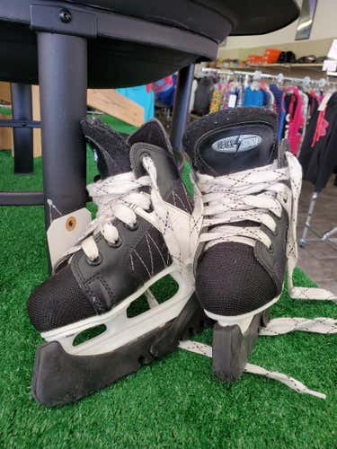 CCM SL 1000 Black Storm Hockey Skates Youth Size 10