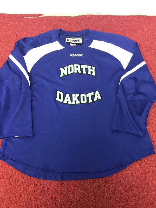 **NEW** North Dakota Fighting Sioux Zach Parise Jersey Size XL |  SidelineSwap