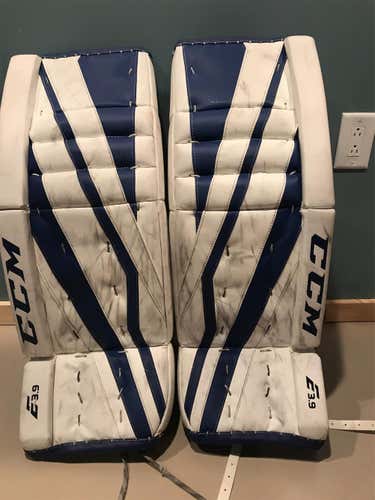 Extreme Flex E3.9 Goalie Leg Pads Intermediate