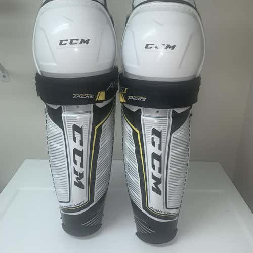 AS 1 Shin Pads Senior