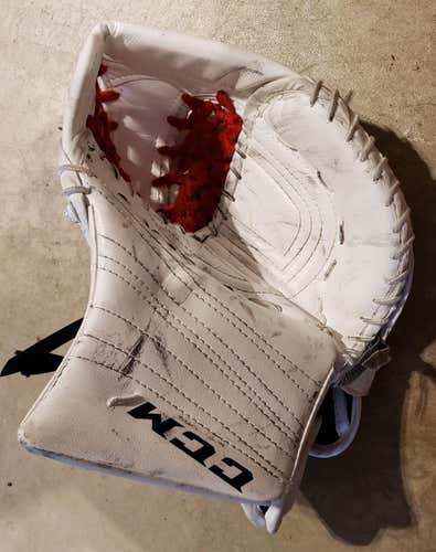 CCM R1.5 Goalie Glove Regular Junior