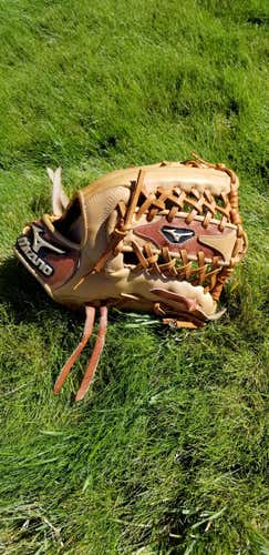 Mizuno Global Elite Baseball Glove