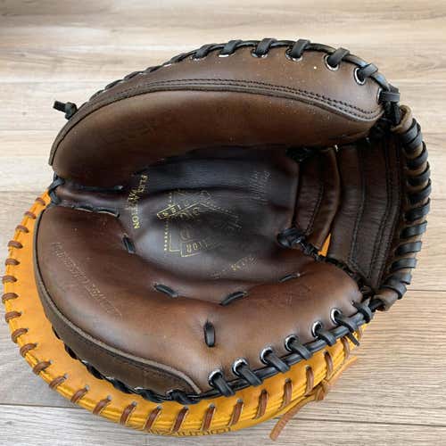 Easton Catchers Mitt Competitor Series EX211