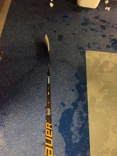Patrick Sharp Supreme 1S Hockey Stick Righty Senior Pro Stock