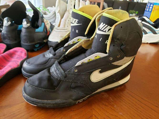 Vintage NIKE Football/ Astro Turf Cleats Sz. 9.5 90s Black Volt Neon shark