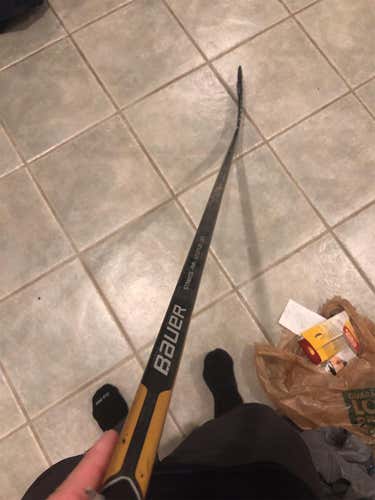 TotalOne NXG Hockey Stick Righty Mid Intermediate