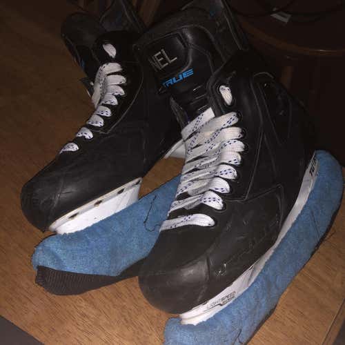 True VH Custom Skates Size 8