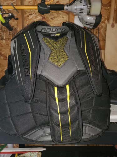 New Bauer Goalie Chest Protector Senior Pro Stock
