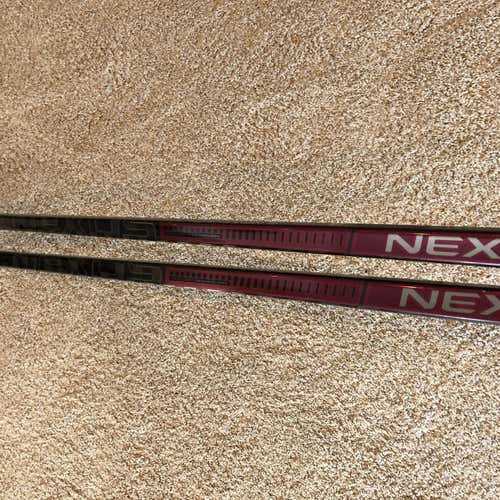 Nexus 2N Pro Hockey Stick Righty Mid Senior Pro Stock