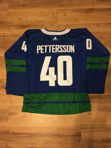 Elias Pettersson Vancouver Canucks Jersey Large
