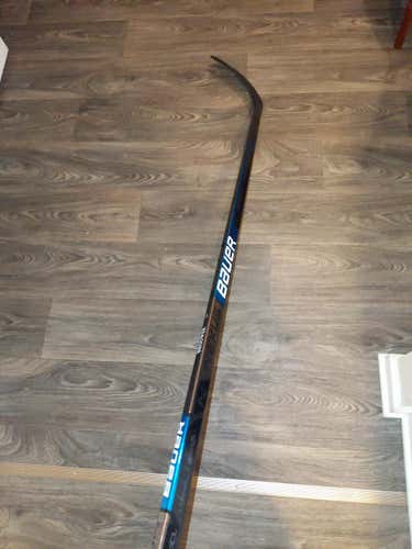 Bauer G3 dressed as Nexus 2N Pro Right P92 95 flex
