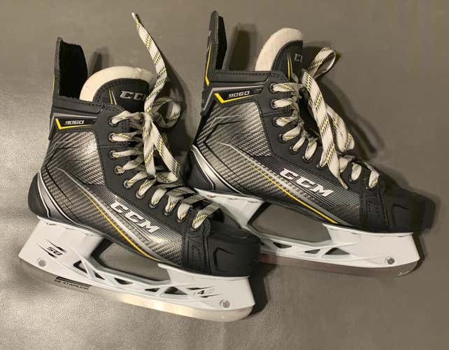 New CCM Tacks 9060 Hockey Skates Senior Size 9