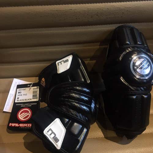 New Maverick Lacrosse M3 Arm Pads Elbow Guards Size Medium, Black Wingate University Logo
