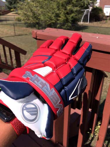 LN Maverik Showtime M4 Gloves Perfect Condition
