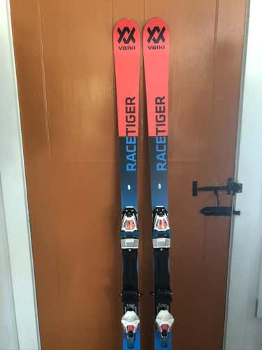Volkl Racetiger GS Skis