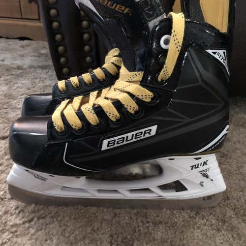 Supreme 170 Hockey Skates Junior Size 4