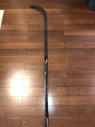 New Nexus 1000 Hockey Stick Righty Mid Senior Pro Stock