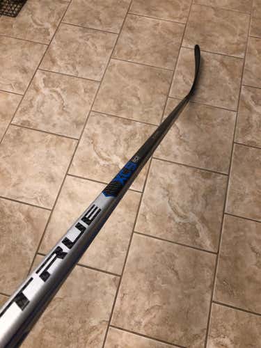 XC9 ACF Hockey Stick Righty Toe Senior