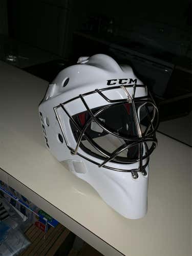 New 9000 Goalie Mask Senior Pro Stock