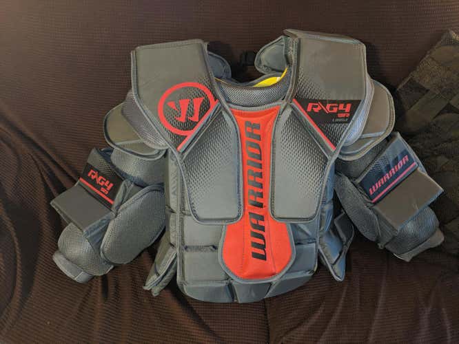 New w/o tags Warrior Ritual G4 Goalie Chest Protector Senior