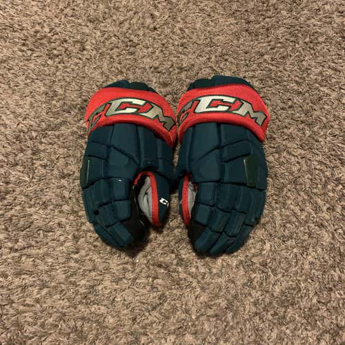 Wild CCM Gloves Senior Pro Stock