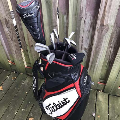 Titleist Clubs (Full Set) Righty