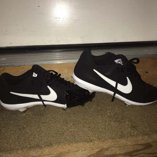 New Nike Cleats Adult