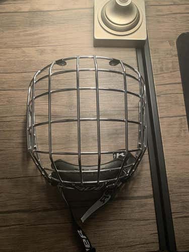 New Bauer RBE III Cages, Visors & Shields Intermediate