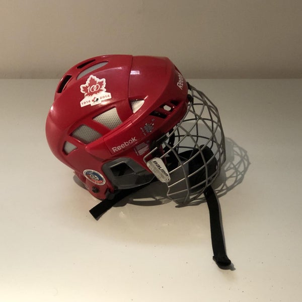 Reebok Youth 7K Red Hockey Helmet Size Medium with FM2100 Jr Cage