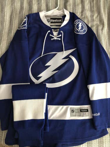 Tampa Bay Lightning Size M Jersey with Matching Socks