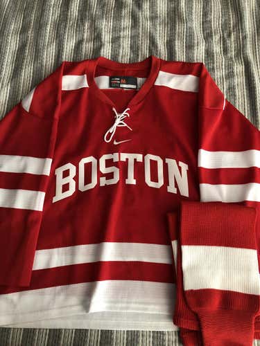 Nike BU Jersey Size M with Matching Socks