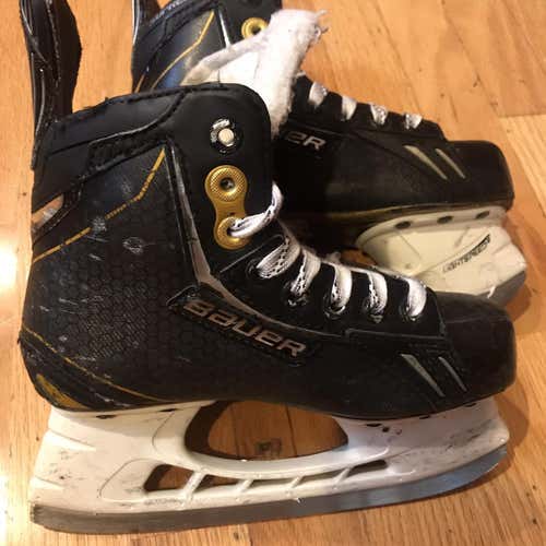 Supreme One.7 Hockey Skates Youth Size 2.5