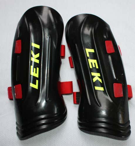 Leki World Cup Shin Guard, YOUTH size (13") Black / Used Ski racing