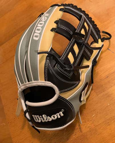 A2000 Baseball Glove