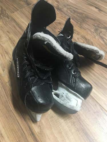 Supreme S140 Hockey Skates Junior Size 2