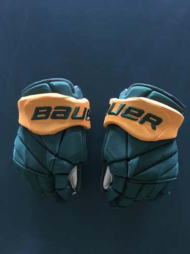 New Bauer Vapor 1X Lite Gloves Senior Pro Stock
