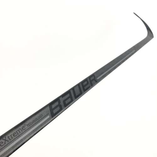 Used Right Handed Bauer Nexus 8000 | Pm9 Curve | 77 Flex | Grip | RH316D3