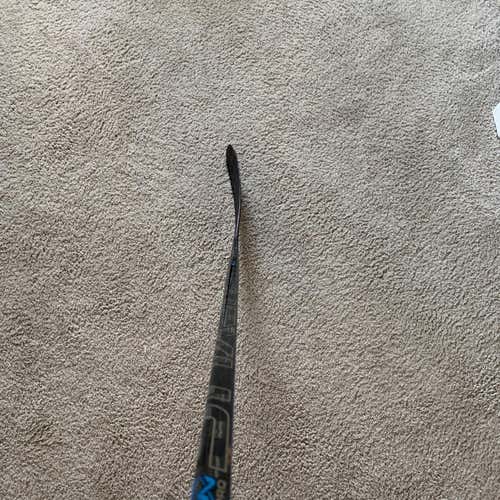 Nexus 2N Pro Hockey Stick Righty Mid Intermediate