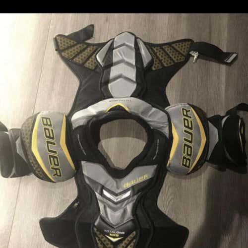 Supreme TotalOne NXG Shoulder Pads Senior