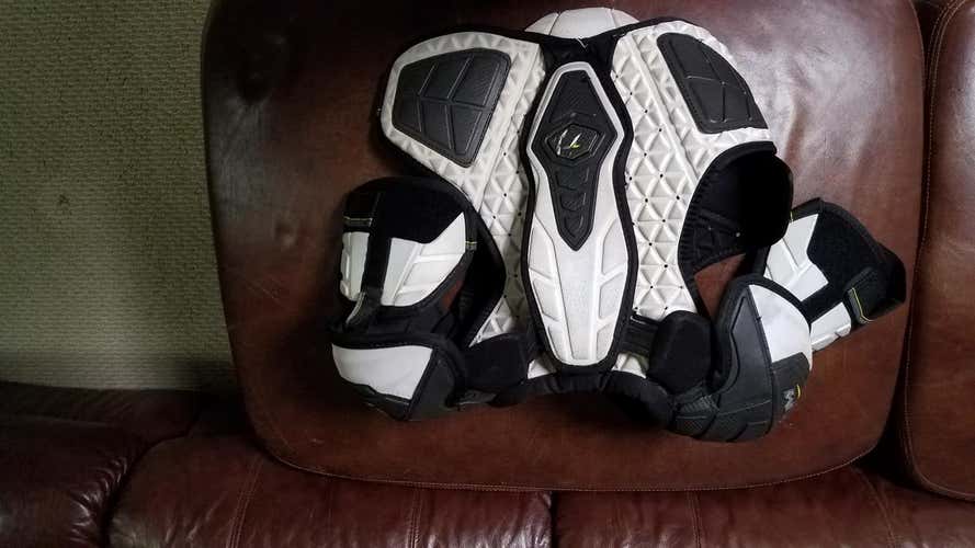 CCM Ultra Tacks Shoulder Pads Junior