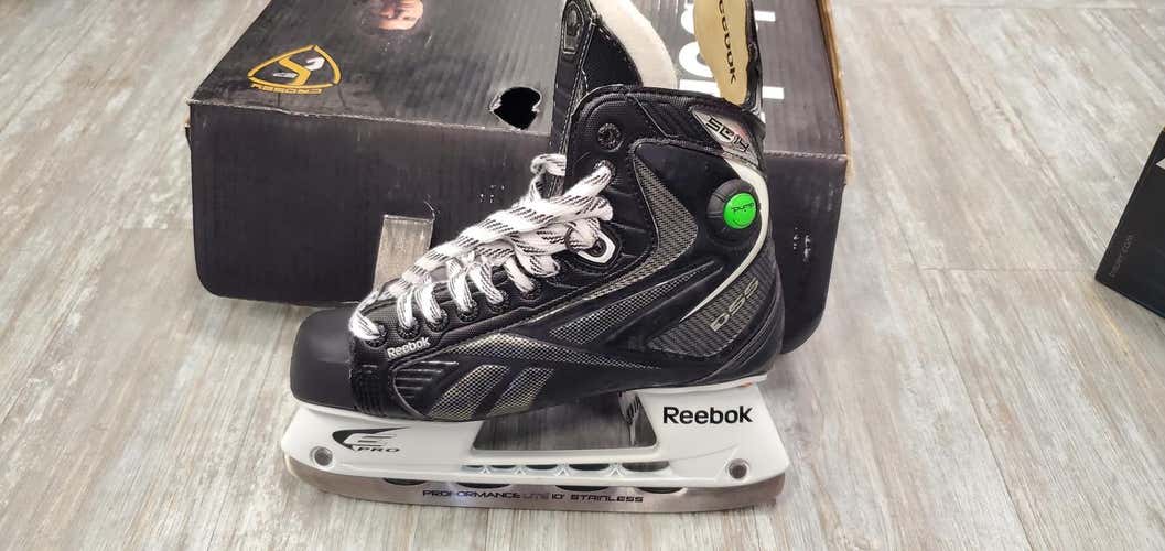 New Reebok Ribcor SC14 Hockey Skates Senior Size 6