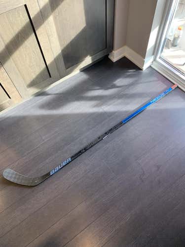 Bauer Nexus 2N Pro Hockey Stick Righty Heel Senior