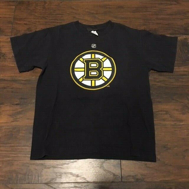 Milan Lucic Boston Bruins NHL Reebok player name and number Shirt size Youth Lg