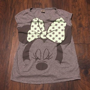 Minnie Mouse Disney Collection by Lauren Conrad Large graphic gray Tee Sz XSmall