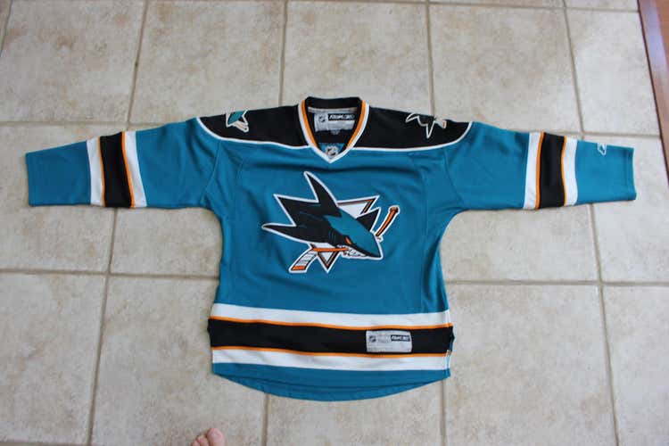 San Jose Sharks HOME Reebok Jersey in Men's S/M, very good condition!