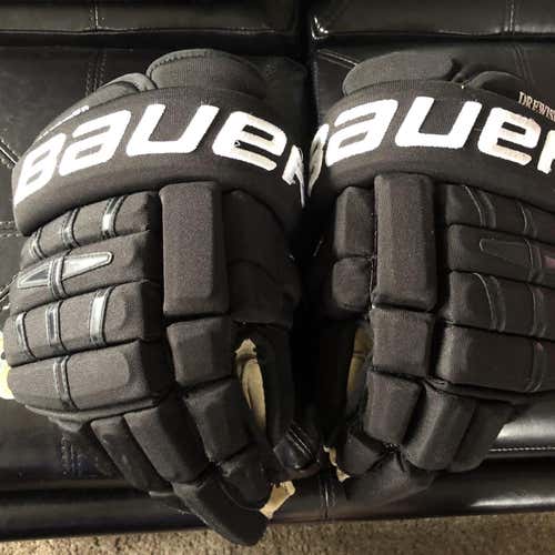 Bauer 4-Roll Gloves Senior Pro Stock 14” Black