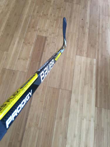 Bauer Prodigy Hockey Stick Lefty Mid Youth