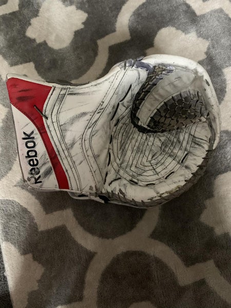 580 Reebok NHL goalie glove